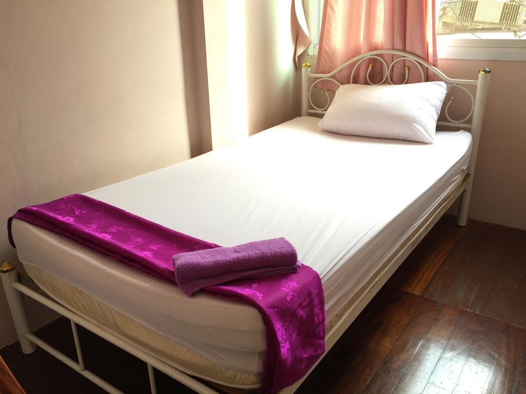 Ricos Honey Place Guesthouse بانكوك المظهر الخارجي الصورة