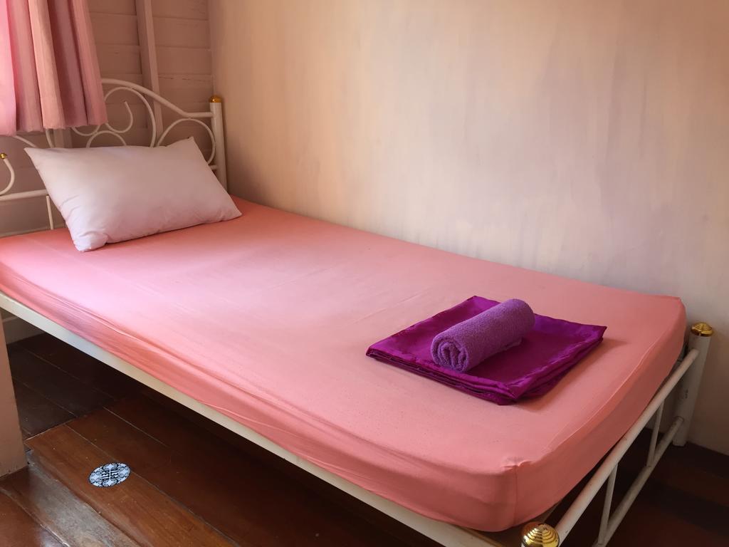 Ricos Honey Place Guesthouse بانكوك المظهر الخارجي الصورة