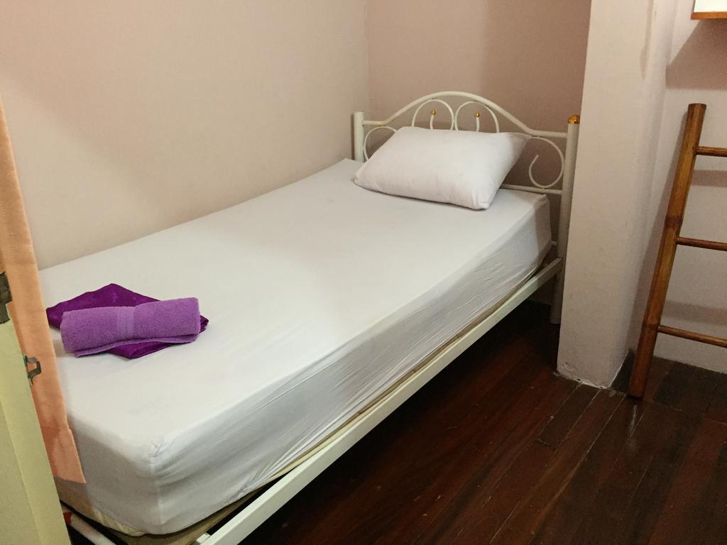 Ricos Honey Place Guesthouse بانكوك المظهر الخارجي الصورة