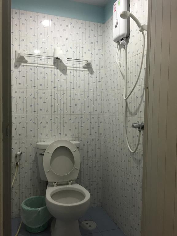 Ricos Honey Place Guesthouse بانكوك المظهر الخارجي الصورة